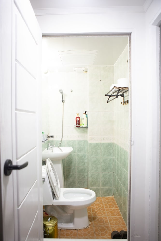 Gyeong's Hostel 68/70