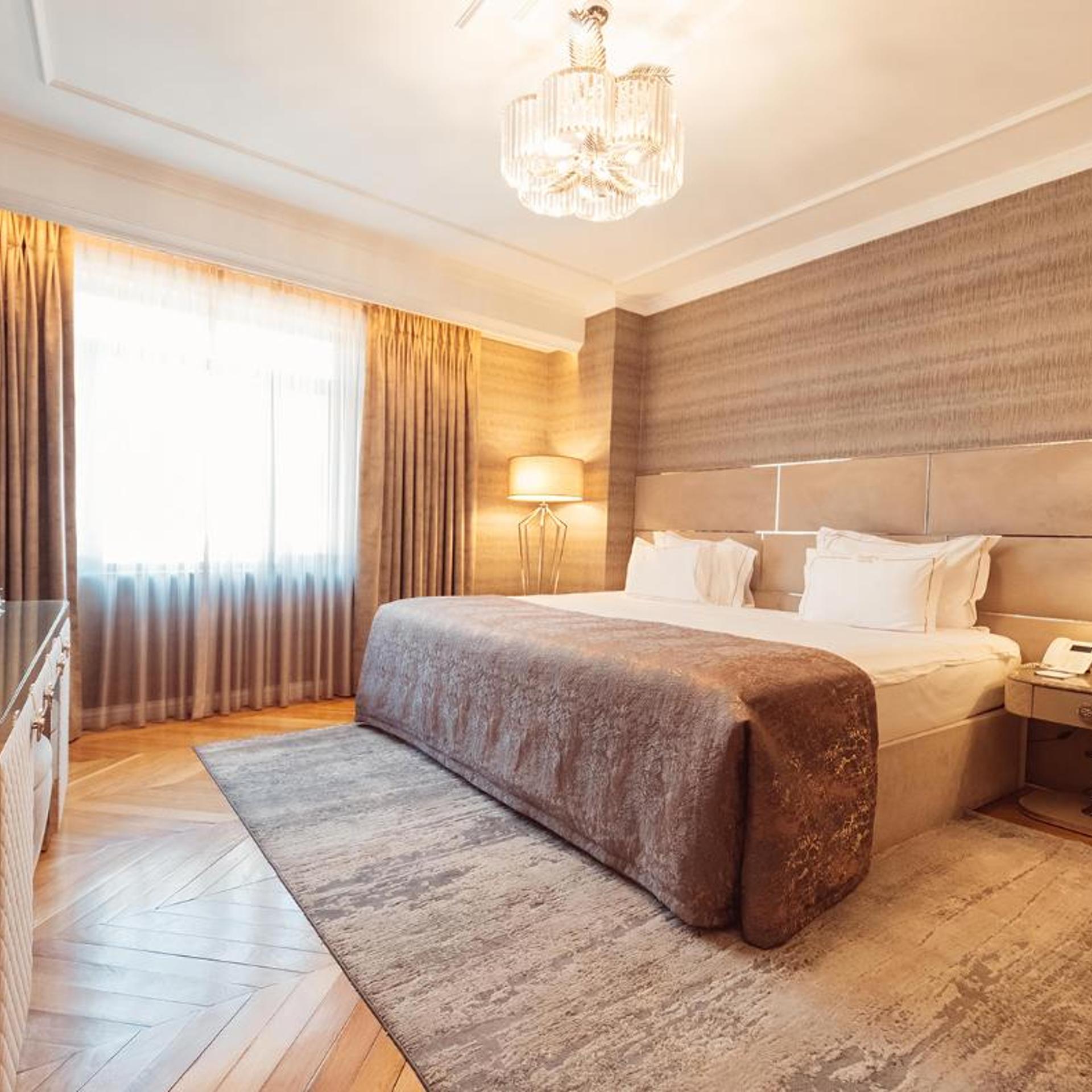 Deluxe, Suite, Hot Tub