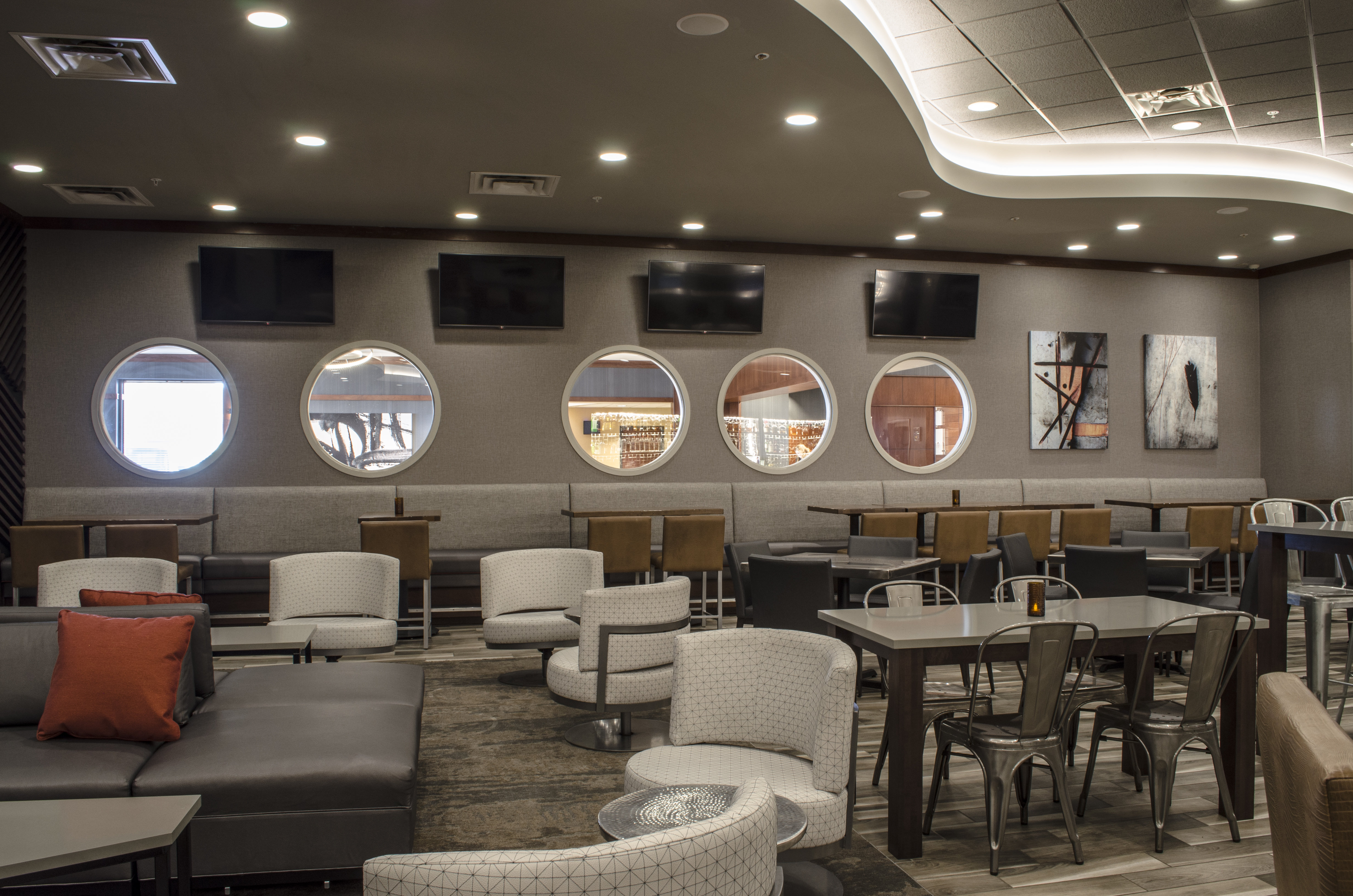 Holiday Inn Fargo 47/70