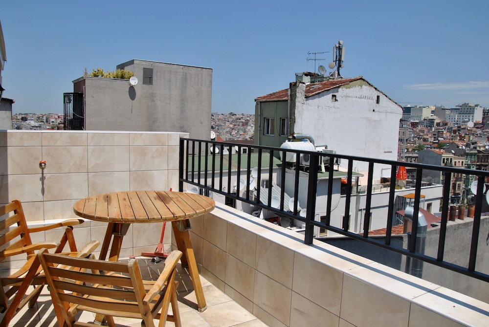 Chilloutlya Hostel&Bar 2/46