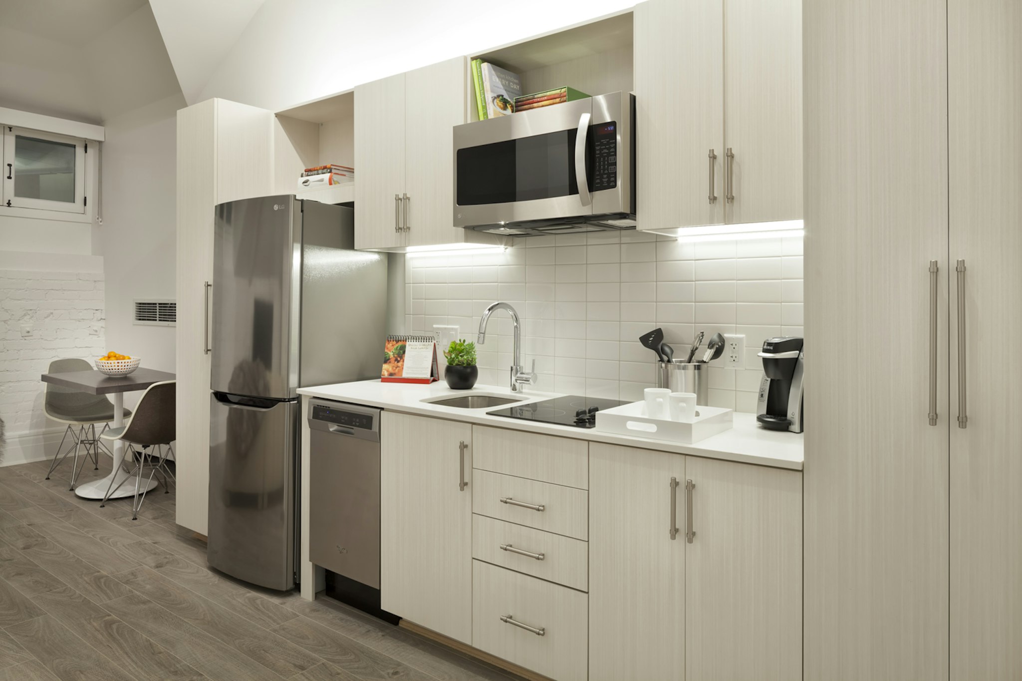 Placemakr Dupont Circle 51/64