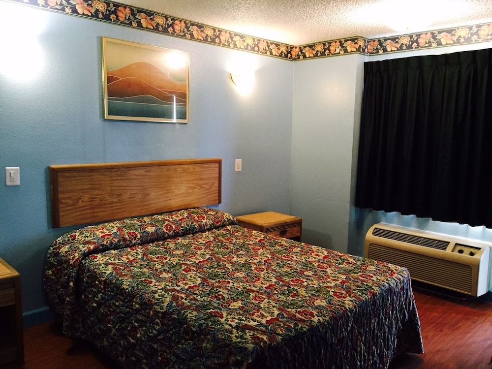 Chester Inn Motel 11/36