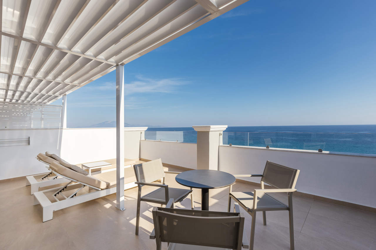 Alexandra Beach Resort & Spa 127/138