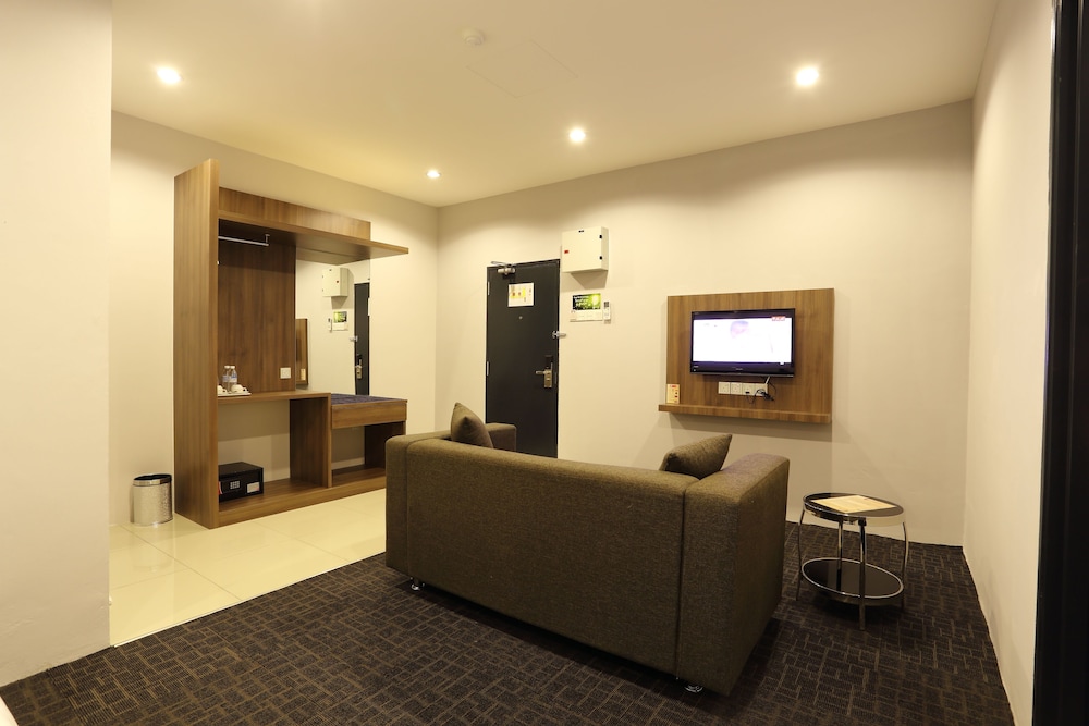 S Boutique Hotel 38/48