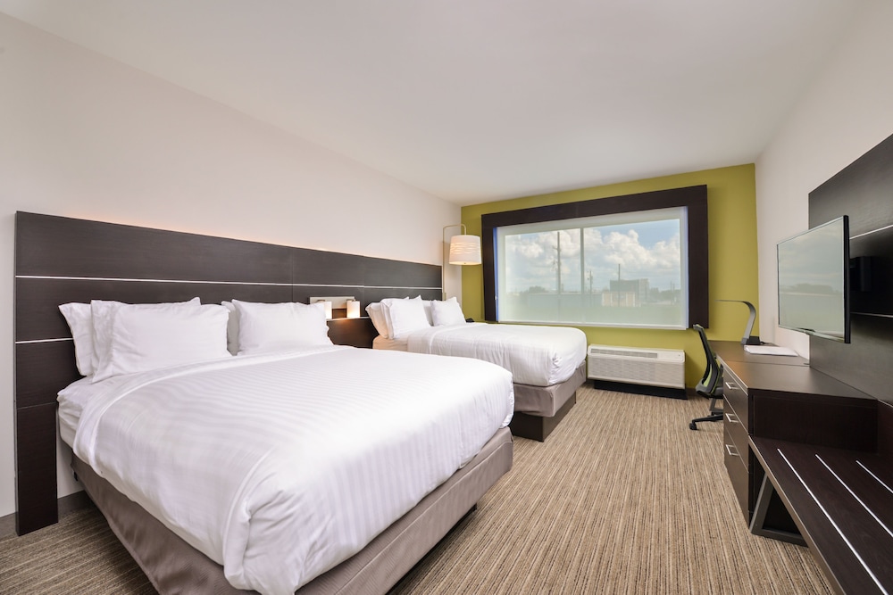 Holiday Inn Express Donaldsonville 14/70