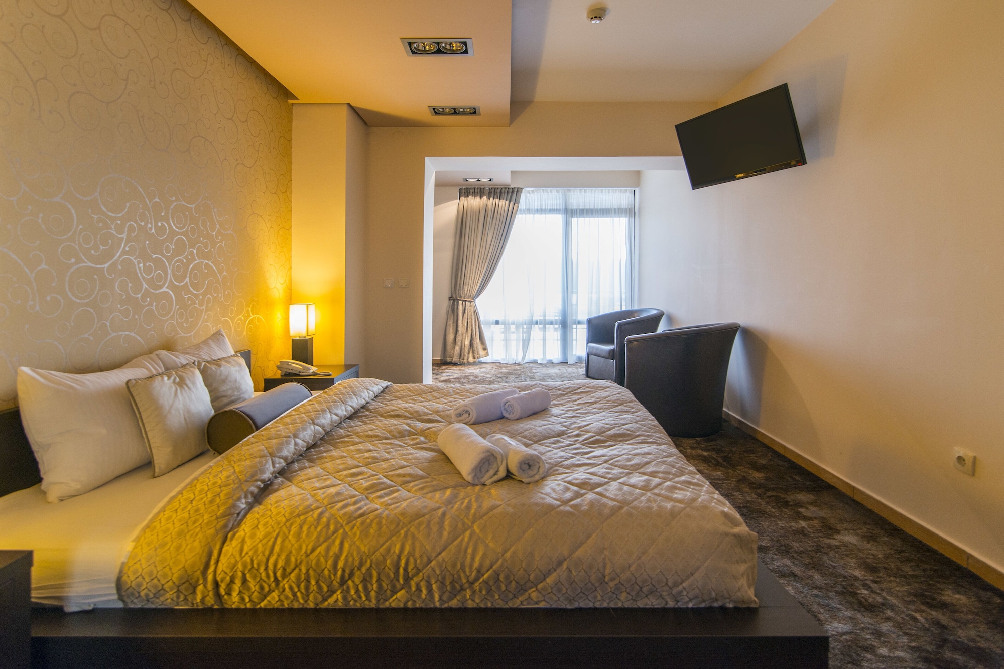 Deluxe, King Bed, River View