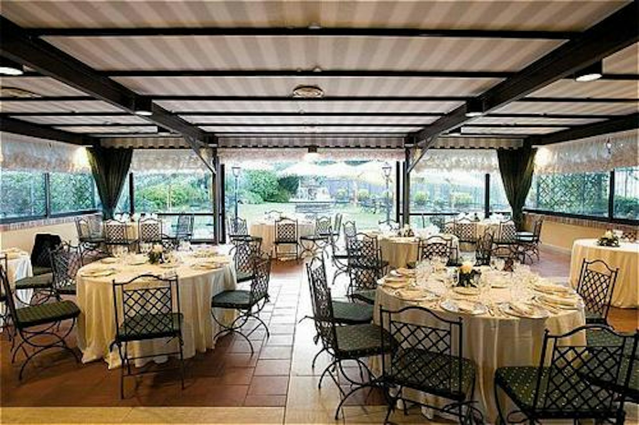 Restaurant-cafeteria