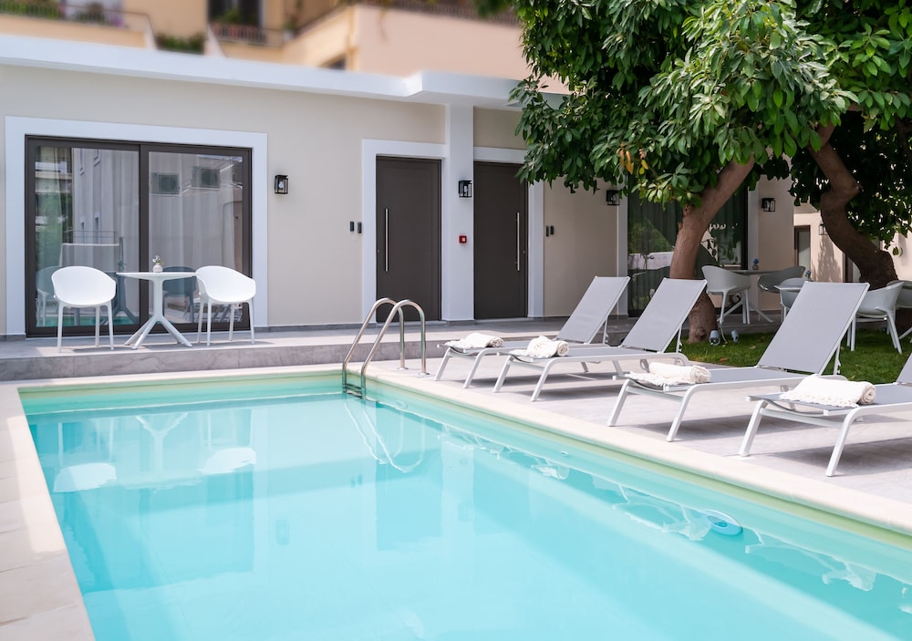 Epavli Boutique Hotel 39/65
