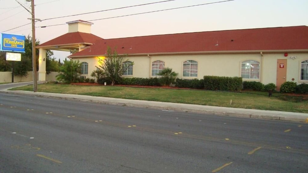 Winnquest Inn 7/38