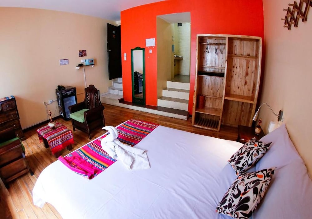 FRIENDS HOSTEL 29/78