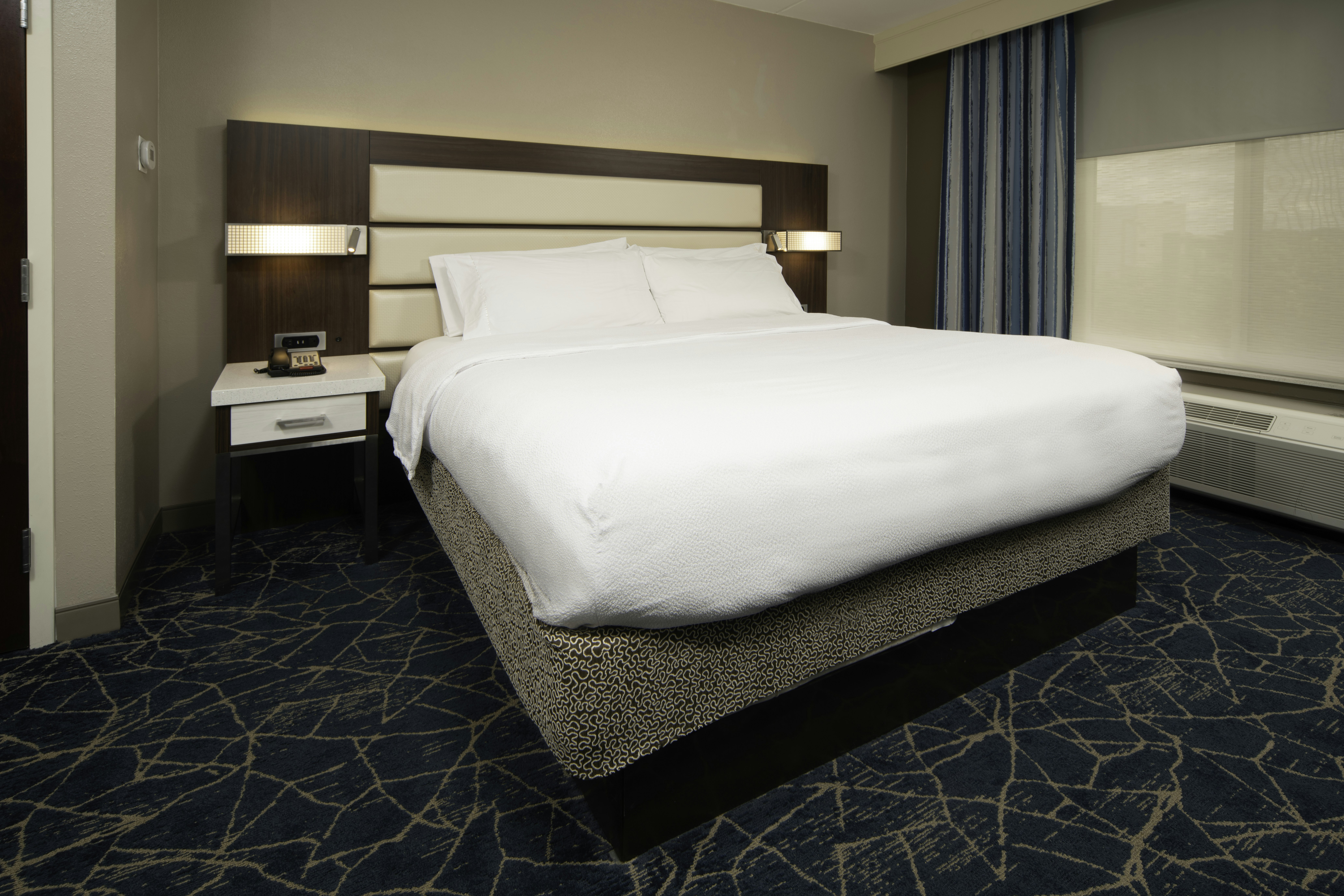 1 BEDROOM, SUITE, KING BED, PARLOR, SOFA