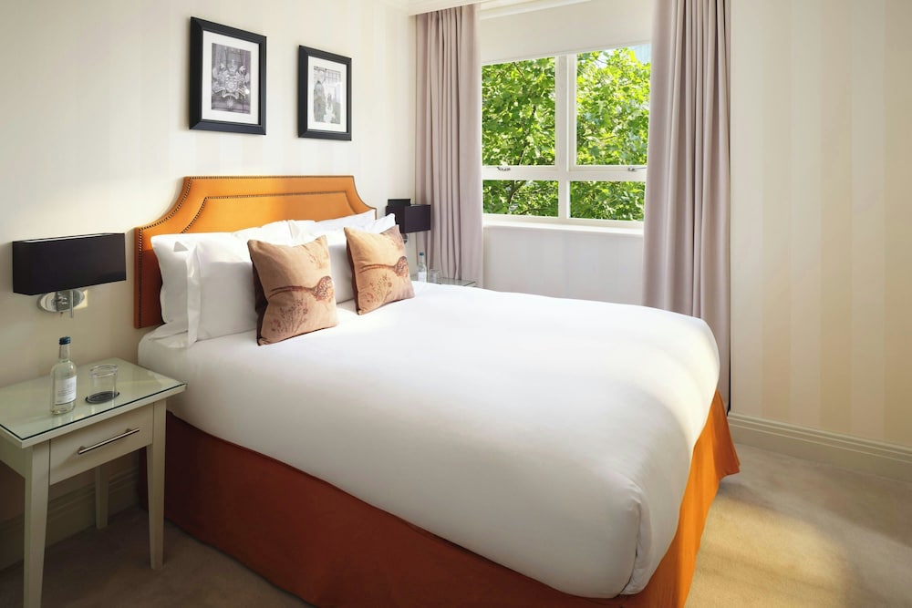 CLASSIC, KING BED, BALCONY