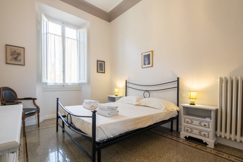 Santa Maria Novella 4 Bedrooms 7/23