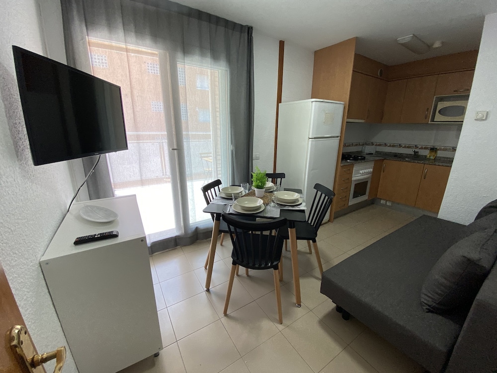 Apartamentos AR Isern 33/34