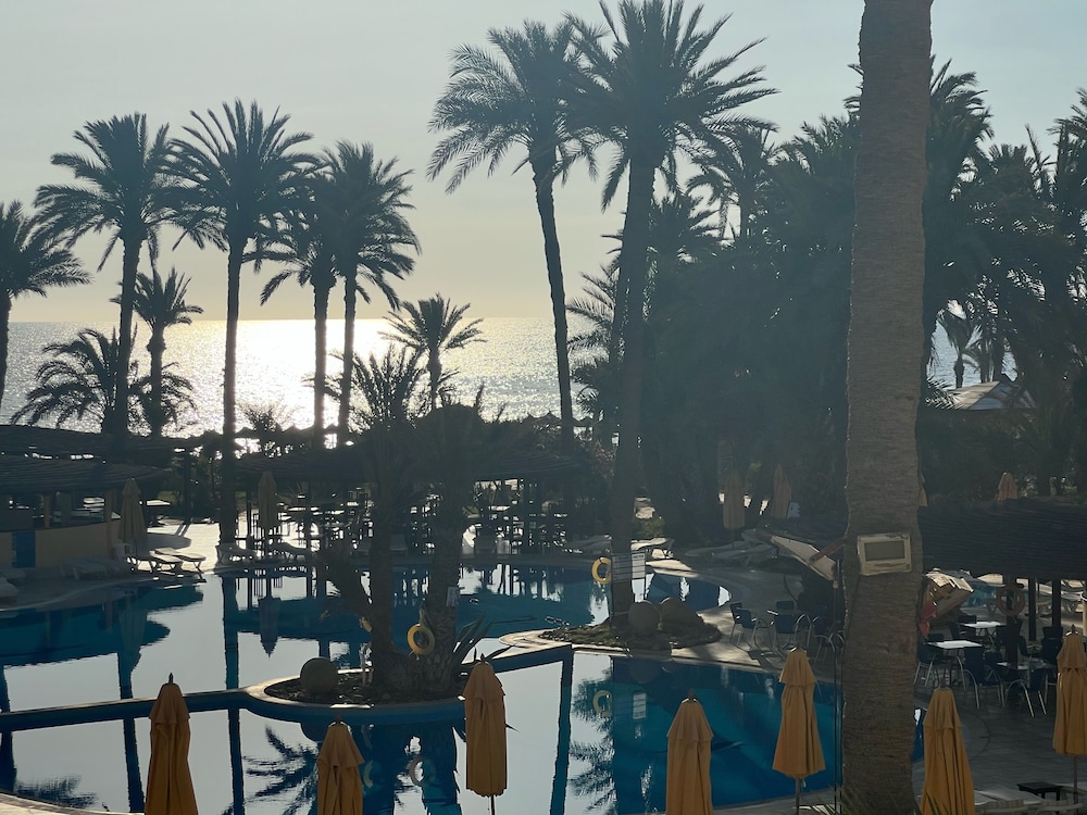 Eden Star Resort 46/52
