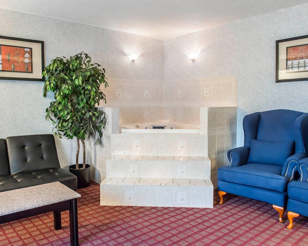 Quality Inn & Suites Gibsonia - Pittsburgh North PA 45/68
