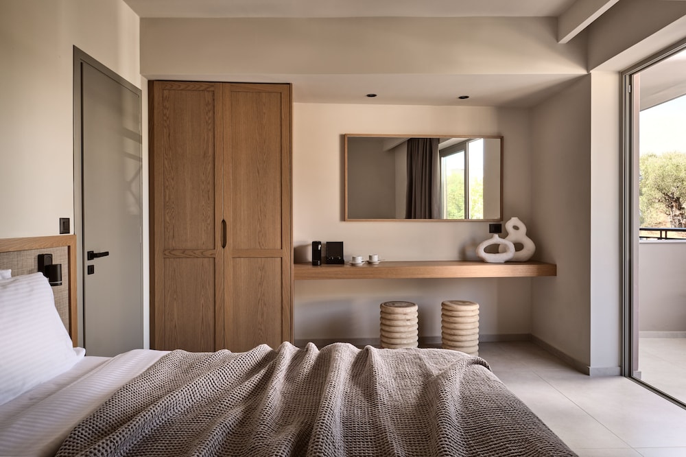 Alamis Apartments 10/50