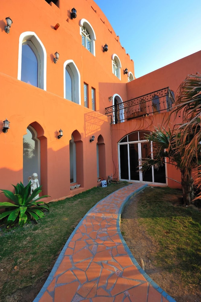 Raid Gardden Boutique Hotel 44/49