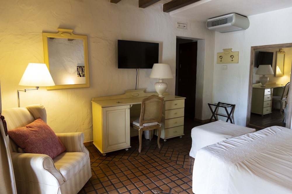 IS BENAS COUNTRY LODGE 18/63