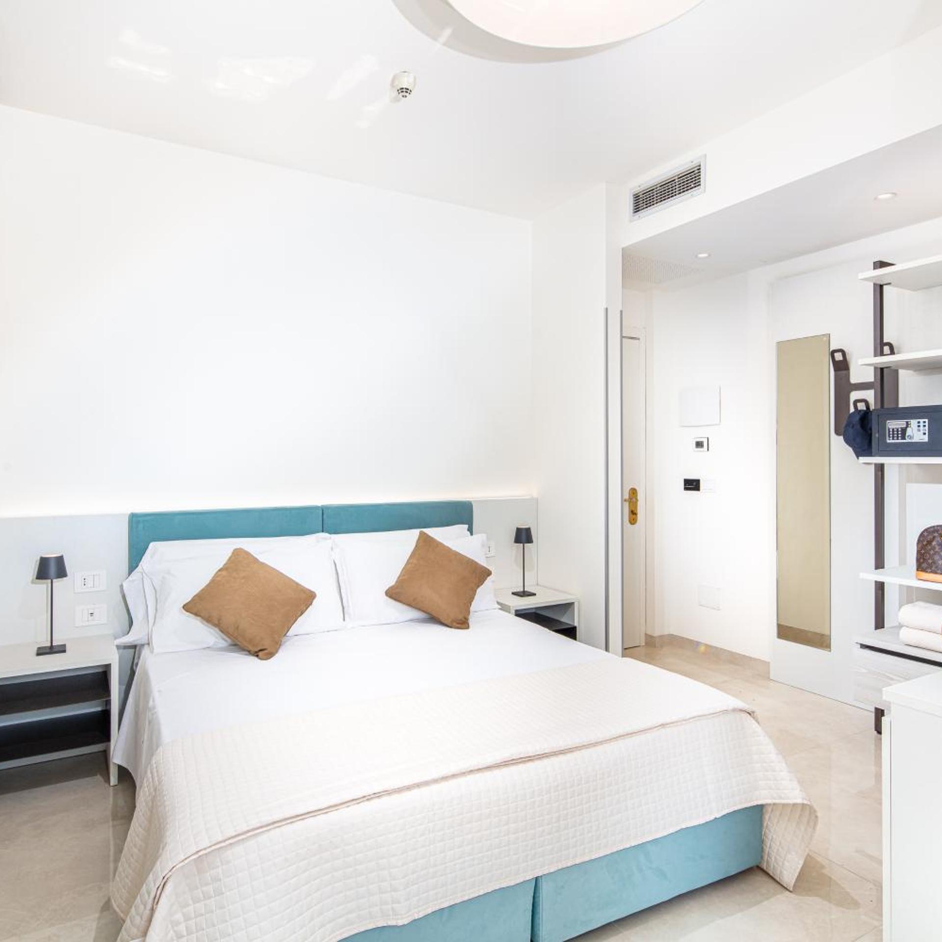 SUPERIOR, DOUBLE BED