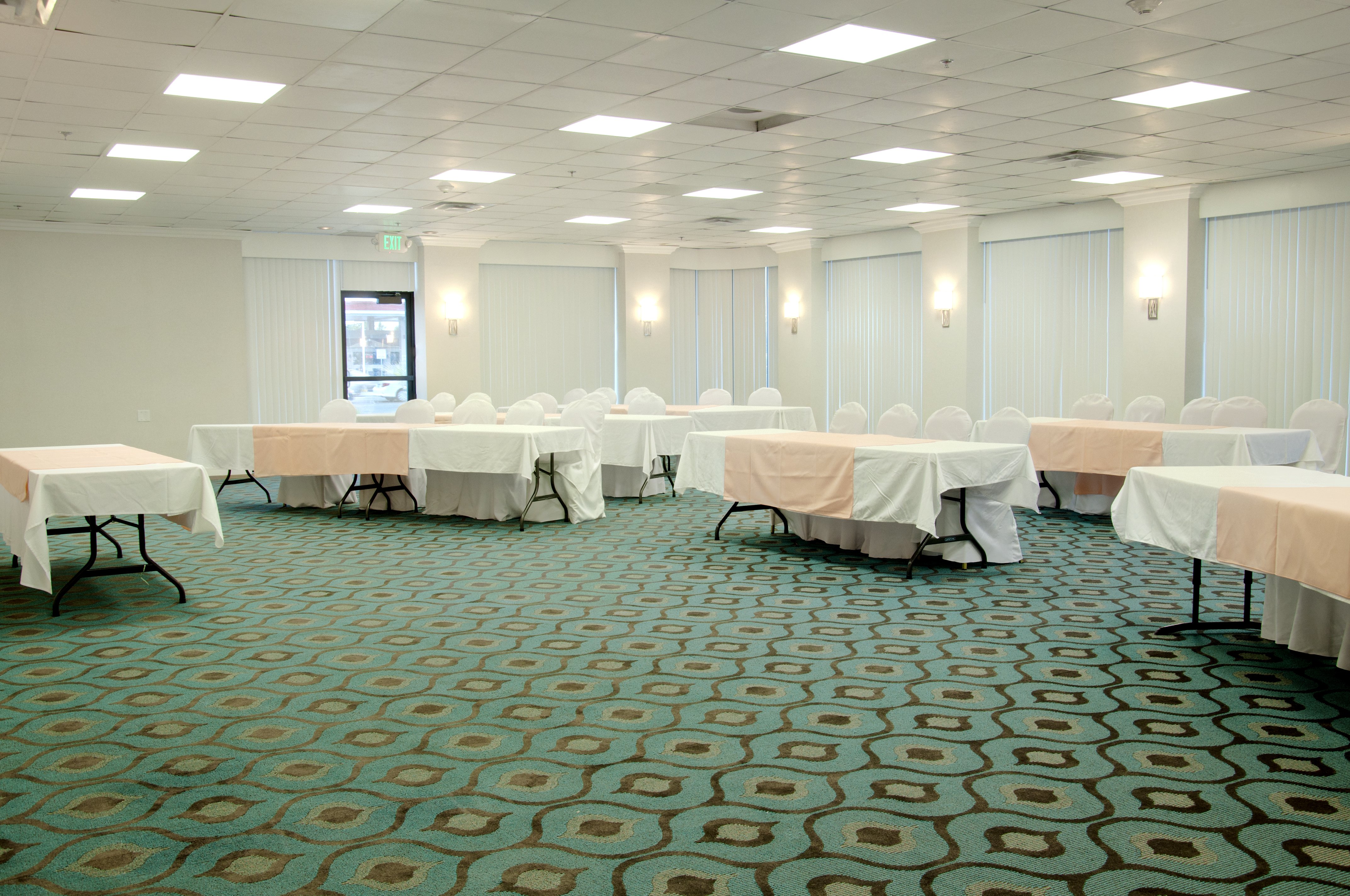 HOLIDAY INN VICTORVILLE 23/77