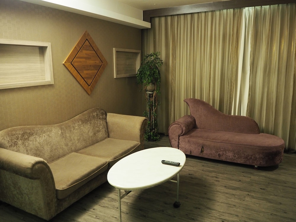 The Riverside Hotel & Motel 31/49