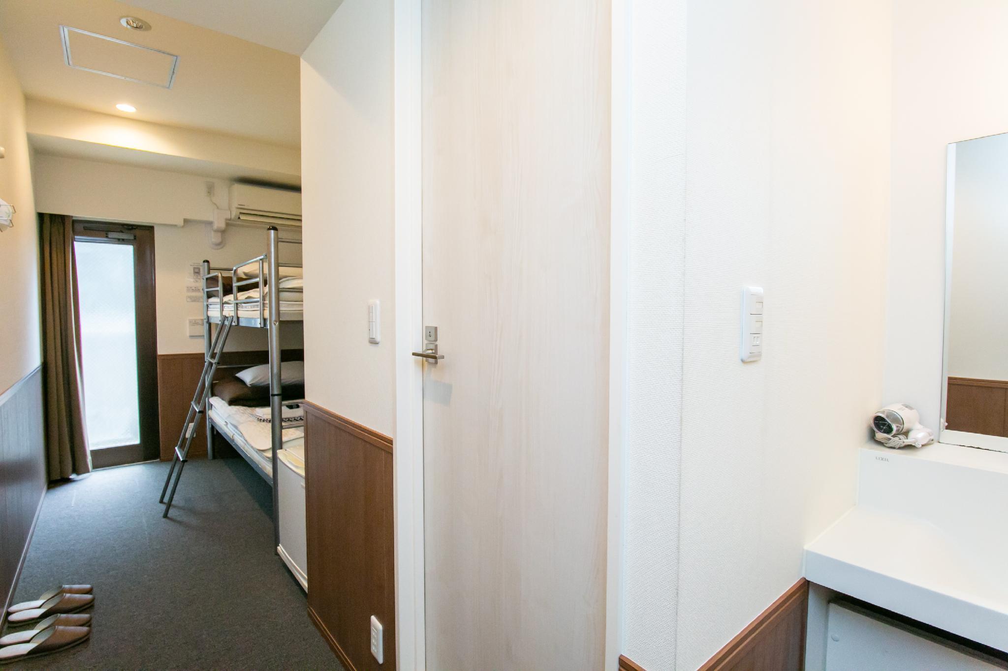 Private, Mixed Dorm