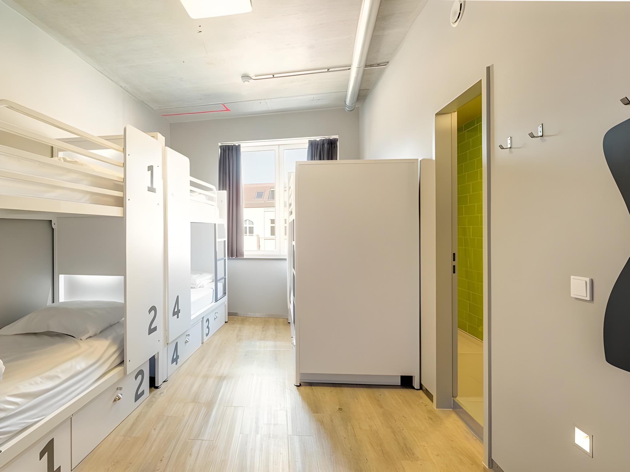 Mixed Dorm, 6 Beds, No Air Condition