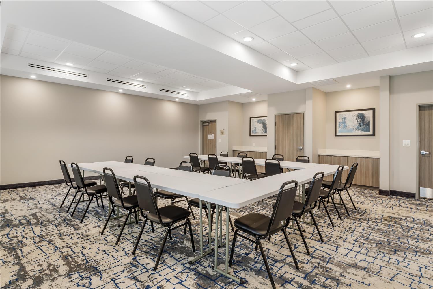 Best Western Plus Mid County 27/31