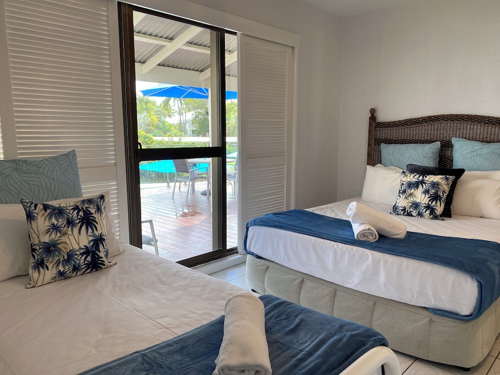 2 BEDROOMS, COMFORT, TOWN HOUSE, BEACH FRONT