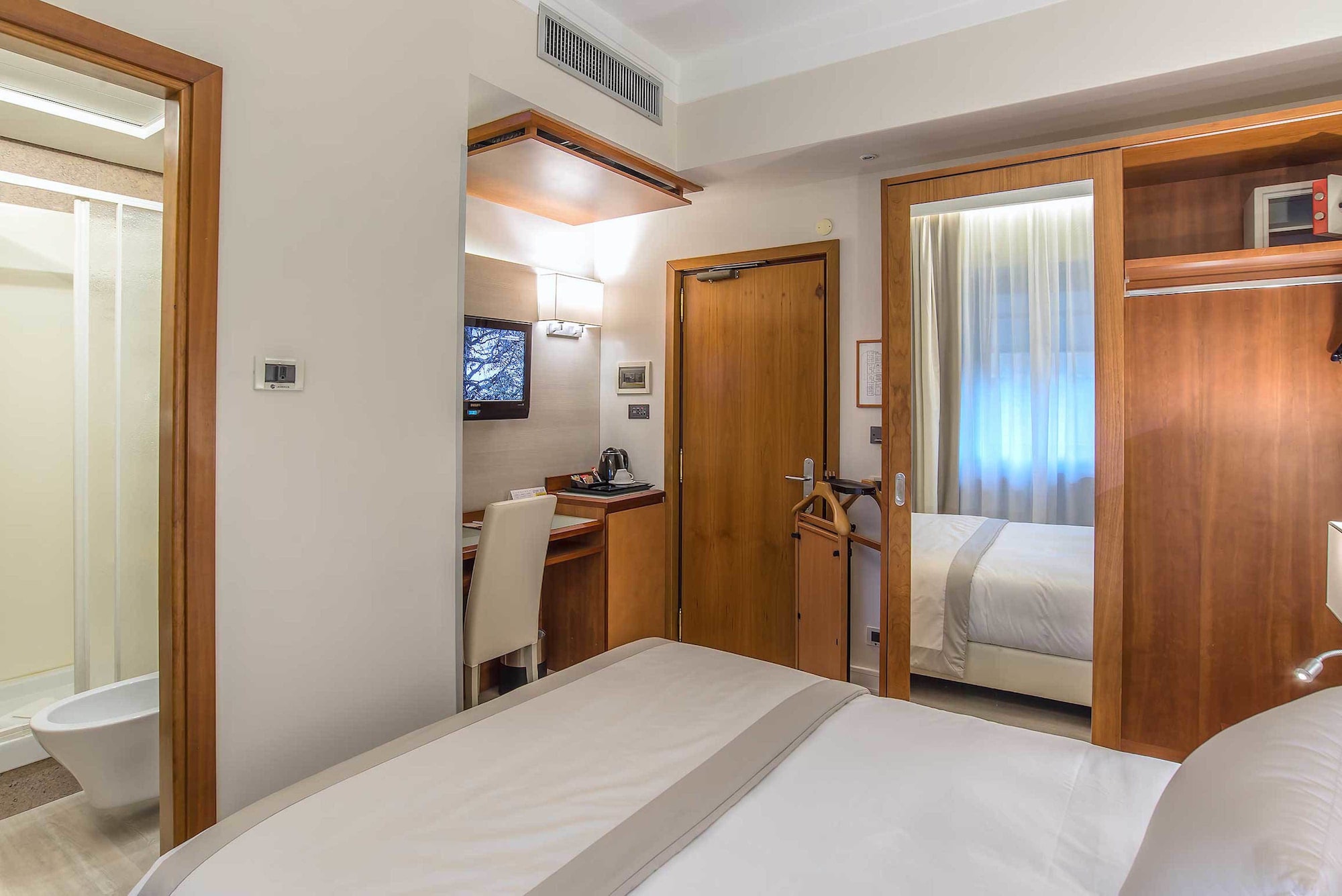 SUPERIOR, SINGLE, SINGLE BED