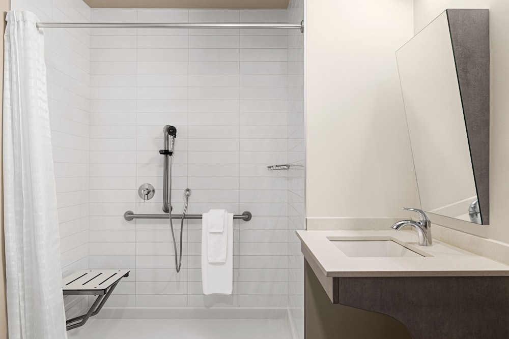 Microtel Inn & Suites by Wyndham Boisbriand 32/35