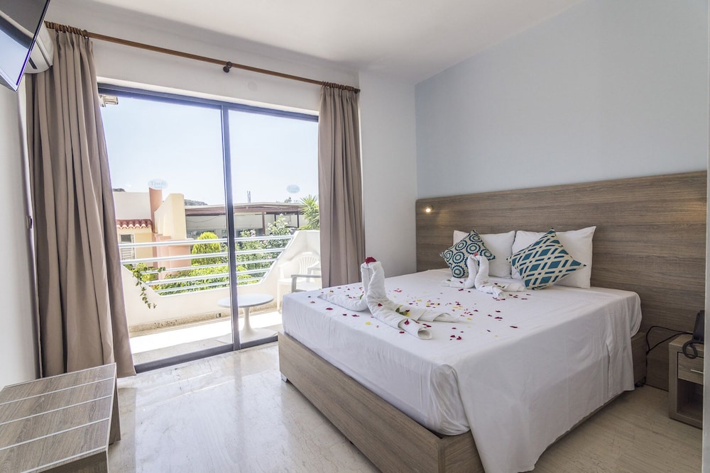 SUPERIOR, DELUXE, DOUBLE OR TWIN BED