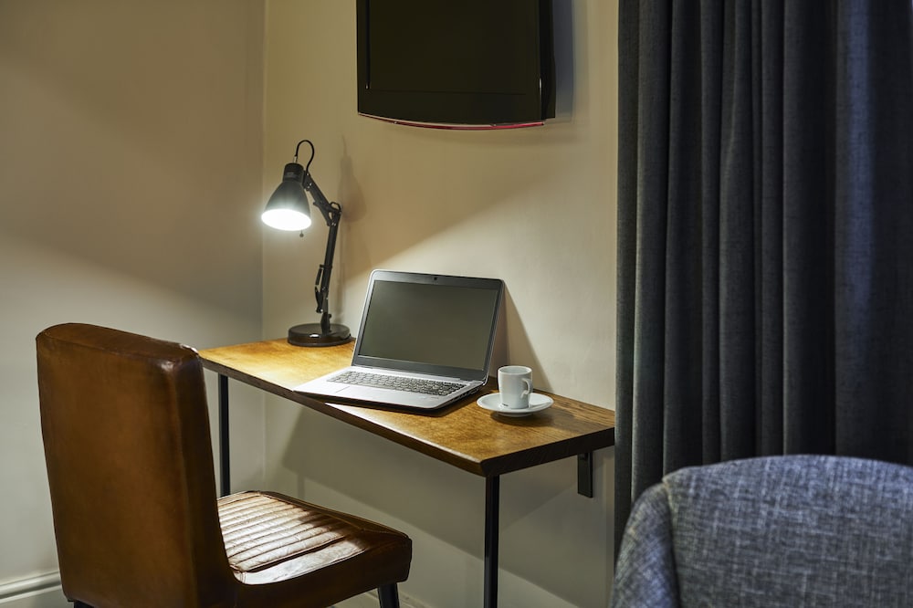 Mercure Barnsley Tankersley Manor Hotel 63/74