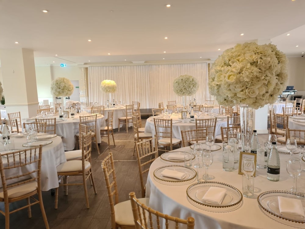 Crowne Plaza London - Kingston 30/50