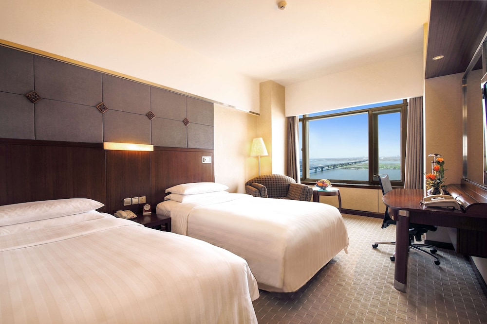 Shangri La Harbin 13/69