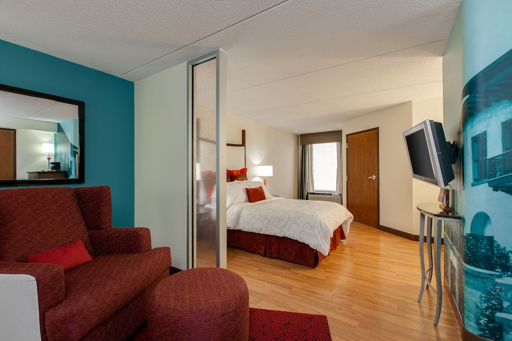 Hotel Indigo Vernon Hills 7/37