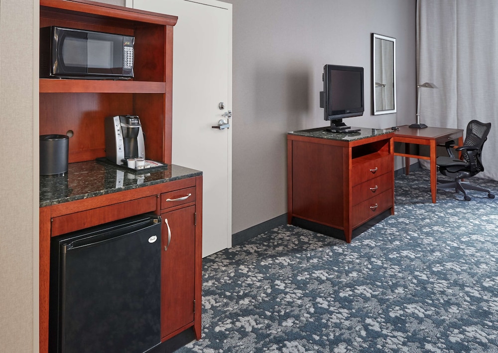 Hilton Garden Inn Lake Forest Mettawa 44/46