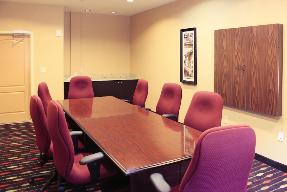 Hampton Inn and Suites Dallas Arlington North Entertainment District 40/45