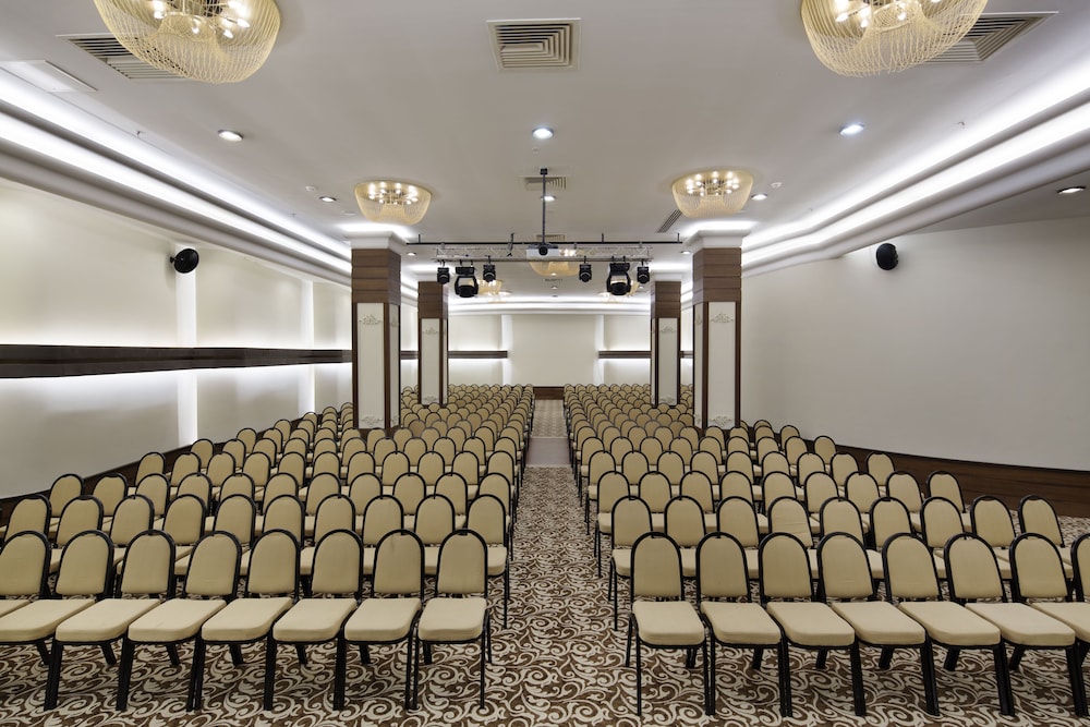 Alba Resort Hotel 35/50