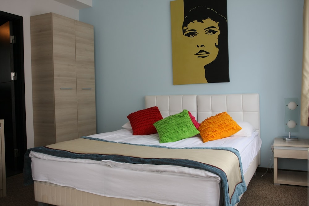 Bliss Hotel And Wellness 22/68