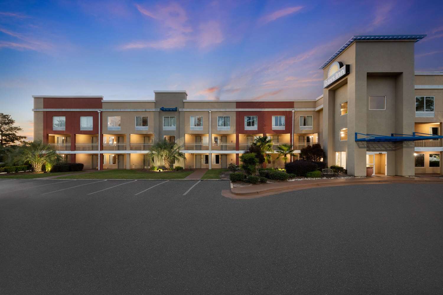 Days Inn by Wyndham Florence Near Civic Center 2/47