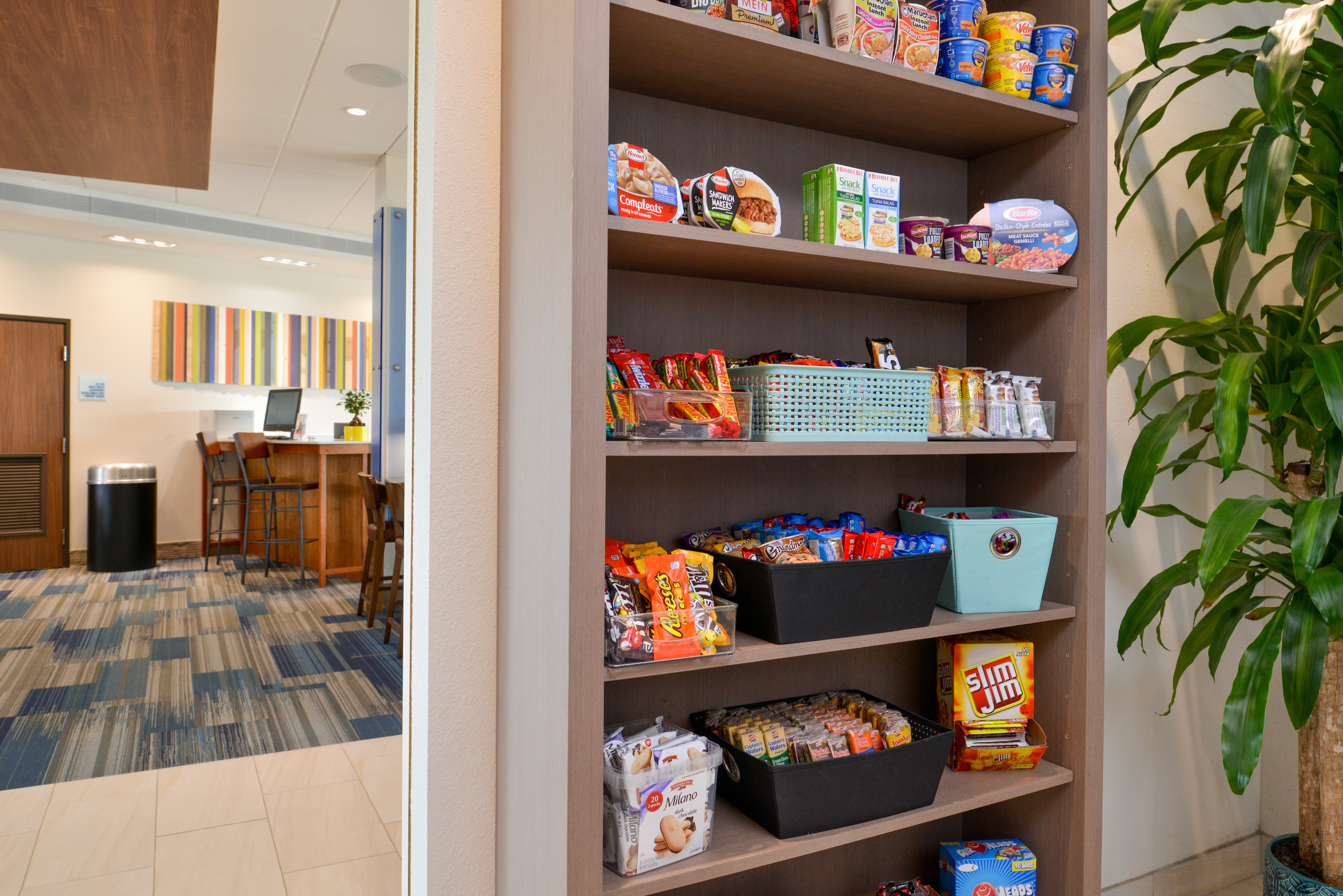 Holiday Inn Express & Suites Trinity 42/72