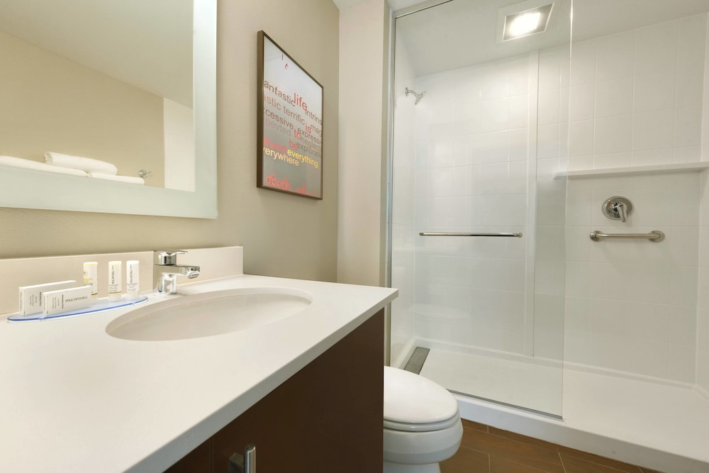 TOWNEPLACE SUITES PITTSBURGH AIRPORT/ROBINSON TOWNSHIP 6/34