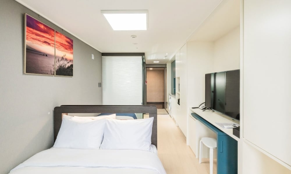 OCEAN, DELUXE, FAMILY, TWIN BEDS