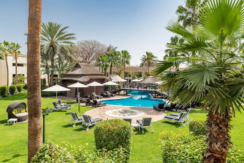 Le Meridien Dubai Hotel and Conference Centre 75/77