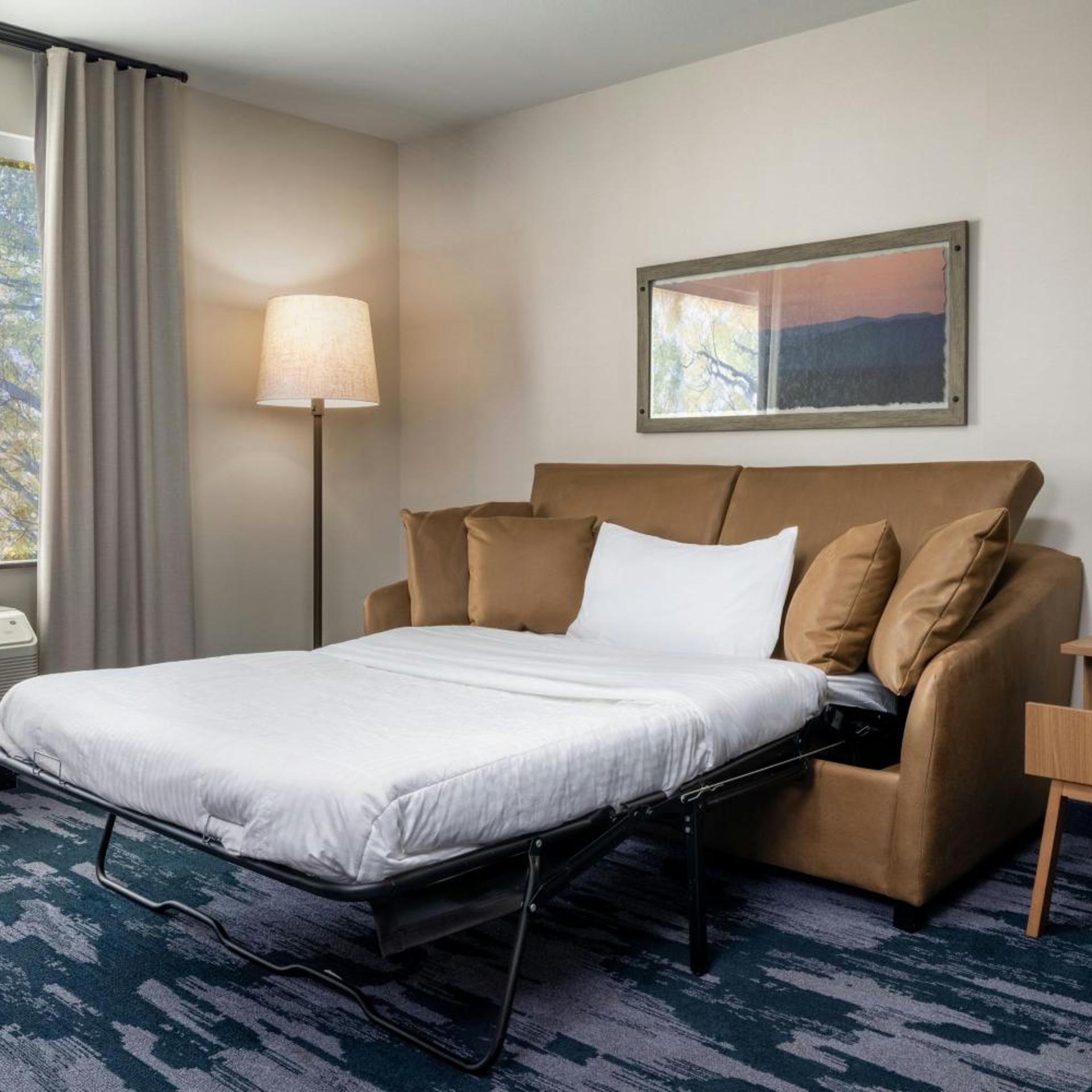 جناح تنفيذي بسرير كينج مع أريكة، Fairfield Inn & Suites by Marriott Louisville Shepherdsville 3/4