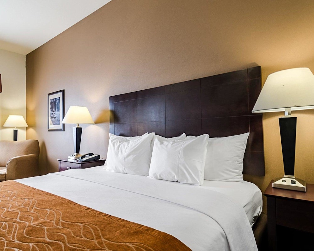 Comfort Inn & Suites Lawrence - University Area 19/49