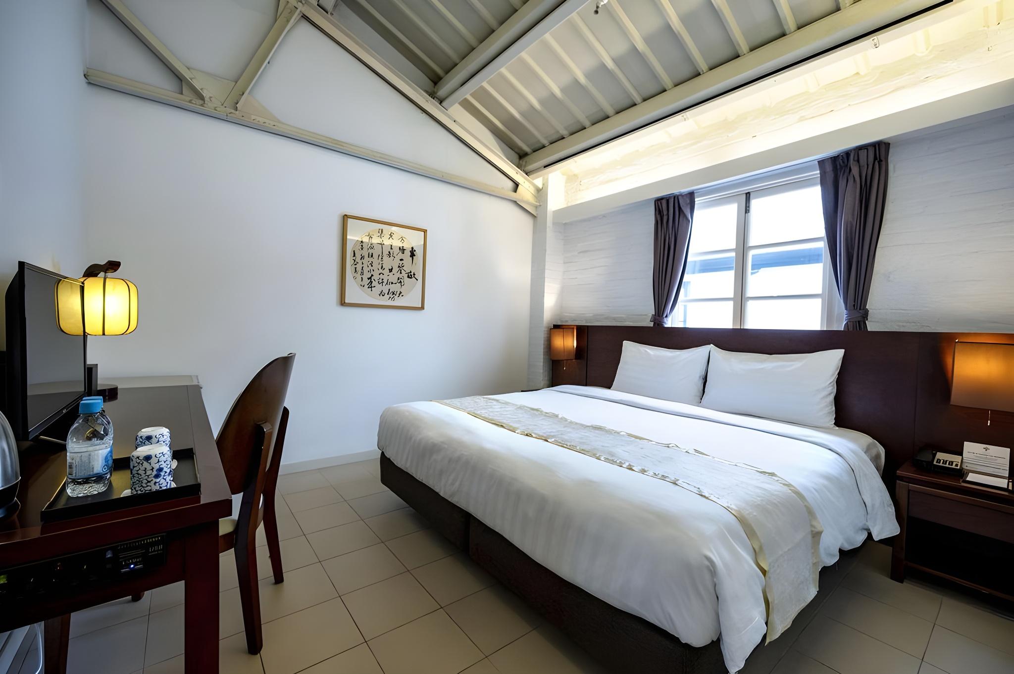FEATURE, DOUBLE BED