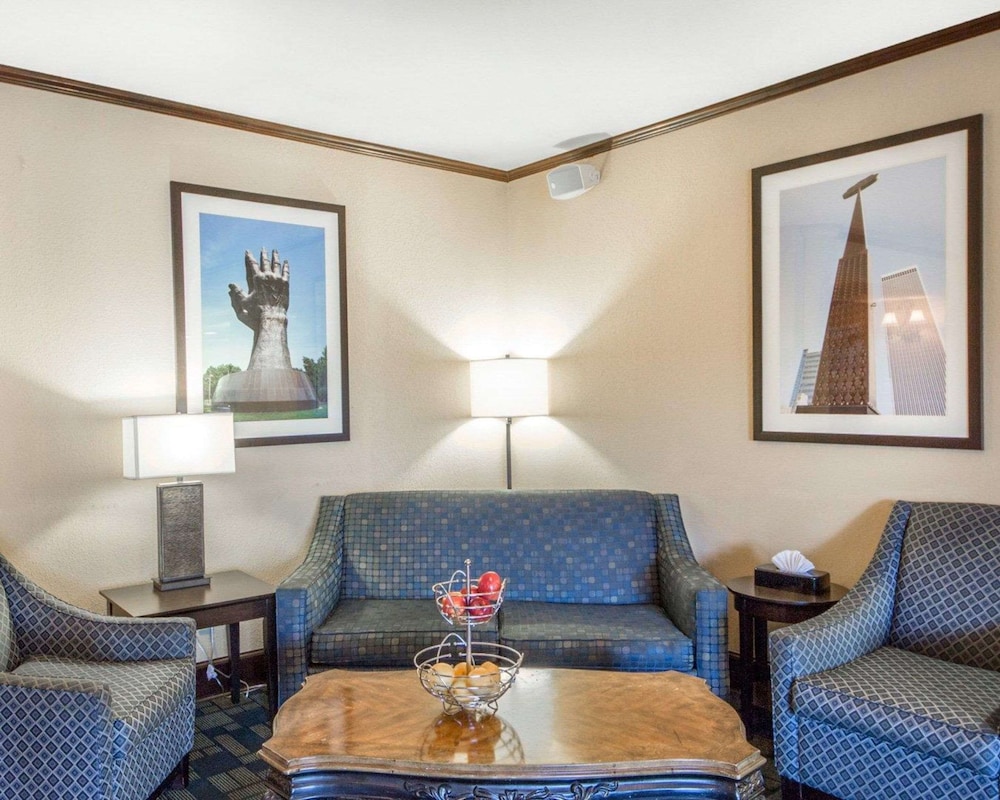 Quality Inn Tulsa-Downtown West 15/27